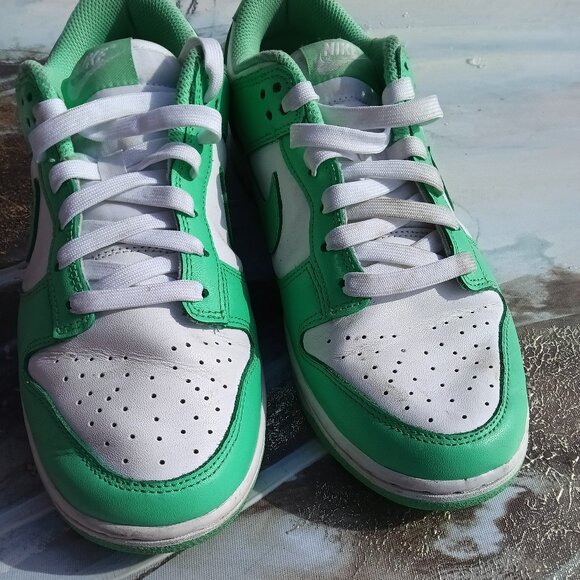 Women's Nike sneakers. - Picture 2 of 4